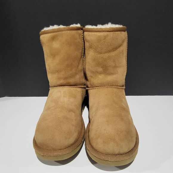 Ugg Short Tan / Caramel Colored Winter Boots - Picture 9 of 13